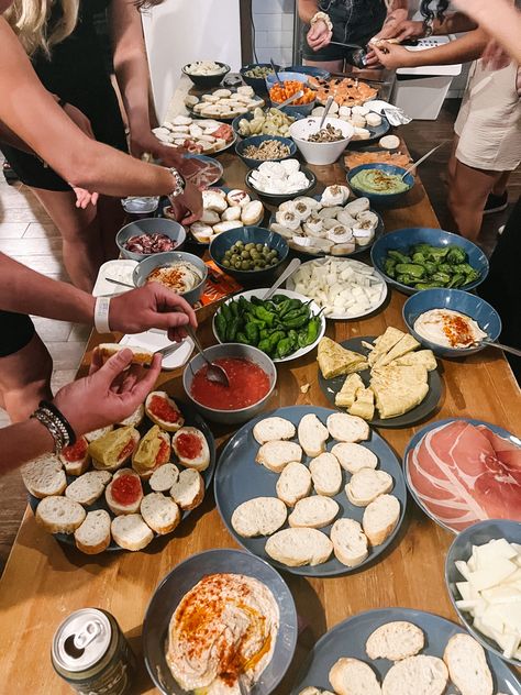 Tapas Aesthetic, Spanish Summer Aesthetic, Spanish Tapas Party, Coastal Granddaughter Summer, Night In Barcelona, Tapas Buffet, Tapas Night, Barbecue Dinner, Spanish Dinner