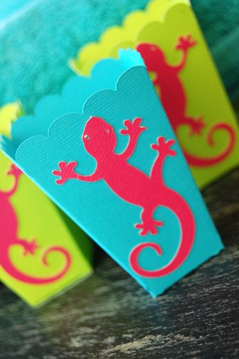 Girly Gecko Birthday Party | CatchMyParty.com Gecko Cookies, Snake Party, Reptile Party, Bday Girl, 6th Birthday Parties, Mask Party, Party In A Box, 9th Birthday, 6th Birthday