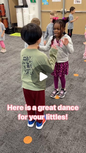 Hannah Zimmermann on Instagram: "2 4 6 8 - seasonal dance 🌸  I love the movement that goes with this as well as how easy this is to decode rhythms (quarter notes and eighth notes or for kinder, long and short-short)! This is always my first dance for kinder in a longways set and they LOVE getting to be the head couples that sashays down the center 👍   Here are the lyrics: 2 4 6 8 Meet me at the garden gate If I’m late, don’t wait 2 4 6 8   Here is the movement: 4 steps forward  4 high fives  4 steps back  Head couple sashays down the center  #elementarymusiceducation #elementarymusic #elementarymusicteacher #elementary music rocks #iteachmusic #fisdfineartsleads #fisdelevate #musiced #musiceducation #musiceducationmatters #musicteacher #musicteachersofinstagram #kodalymethod #kodalyinspi Dance Activities For Children, Music Theme Activities, Preschool Movement Songs, Music Math Activities Preschool, Easy Dance Steps, Kids Music Activities, Music Movement Activities For Kids, Children Dancing, Music Activities For Preschoolers