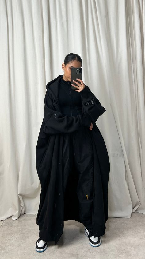 'OUT OF SIGHT' HOODIE ABAYA - ONYX – SAEEDAH HAQUE Streetwear Abaya, Abaya Streetwear, Hoodie Abaya, Modest Streetwear, Hijabi Outfits, Hijabi Fashion, Modest Fashion Outfits, Abayas Fashion, Casual Style Outfits