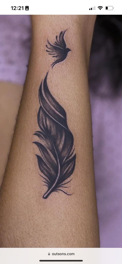 Feather Tattoo Design With Name, Feather Cover-up Tattoo, Collarbone Tattoo Cover Up Ideas, Feather Tattoo On Finger, Mor Pich, Feather Foot Tattoos For Women, Feather Tattoo Design For Women, Feather Coverup Tattoo, Veer Tattoo