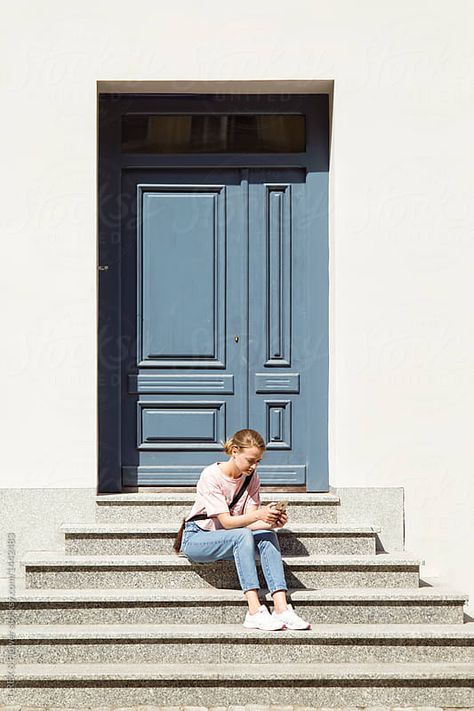 Woman Sitting On Stairs, Person Sitting On Stairs Reference, Sitting On Stairs Poses Drawing, Person Sitting On Stairs, People Sitting On Stairs, Dnd Commission, Sitting On Stairs, How To Draw Stairs, Outside Stairs