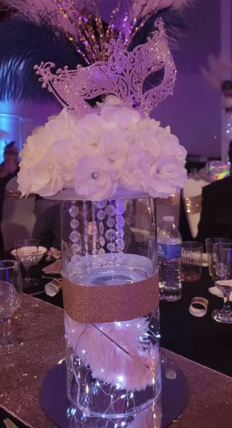 Masquerade Sweet 16 Centerpieces, Masquerade Ball Decorations Centerpieces, Masquerade Prom Ideas, Masquerade Centerpieces Diy, Masquerade Sweet 16 Ideas, Masquerade Centerpiece Ideas, Centerpieces Masquerade, Masquerade Ball Decorations, Masquerade Centerpieces