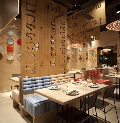 LAH! Restaurant / IlmioDesign | ArchDaily Asian Interior Design, Pub Interior, Modern Architecture Interior, Asian Interior, Design Café, Decoration Restaurant, Asian Restaurants, Modern Restaurant, Thai Restaurant