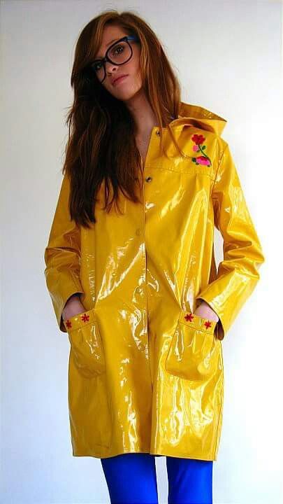 Yellow pvc mack Mantel Cape, Rain Fashion, Rainwear Girl, Rubber Raincoats, Rainwear Fashion, Vinyl Raincoat, Blue Raincoat, Plastic Raincoat, Pvc Raincoat