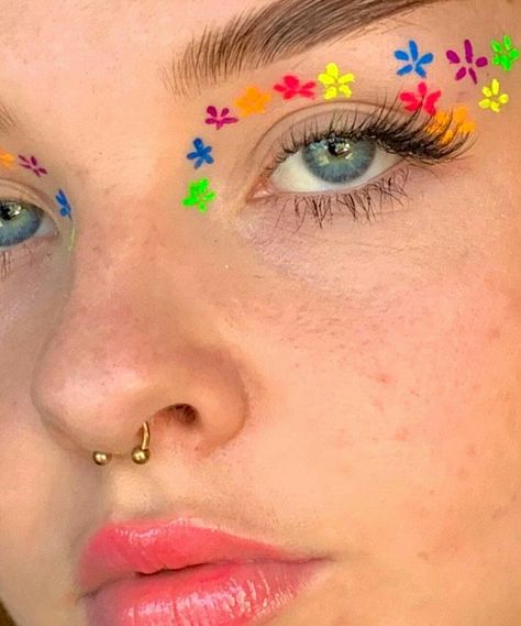 Pink Neon Eyeliner, Easy Graphic Eyeliner, Makeup Ojos, Flower Makeup, Cute Eye Makeup, Makeup Face Charts, Pride Makeup, Graphic Makeup, Work Makeup