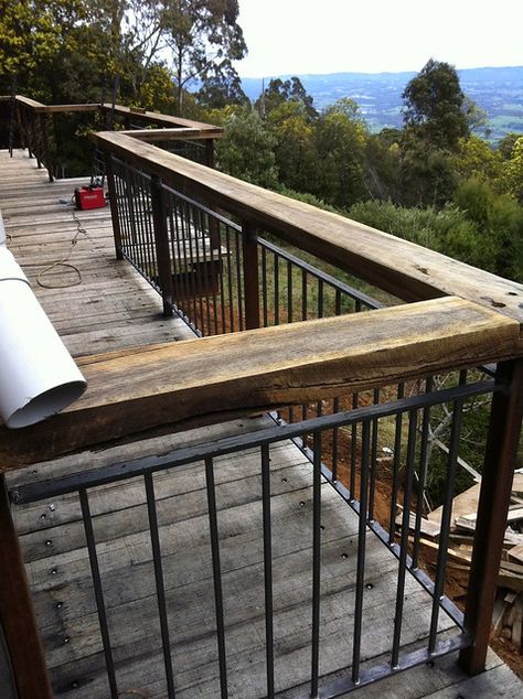 Balustrade Ideas Outdoor Balconies, Black Exterior Railing, Balcony Balustrade Ideas, Balcony Railings Exterior, Balustrade Design Outdoor, Rustic Deck Railing Ideas, House Railings Outdoor, Steel Balcony Railing Design, Rustic Deck Railing