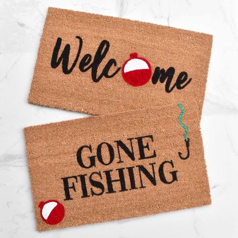 Cute Door Mats, Summer Doormat, Welcome Home Decorations, Tupelo Mississippi, Wood Burning Stencils, Door Mat Diy, Weathered Paint, Diy Vinyl, Front Door Mats