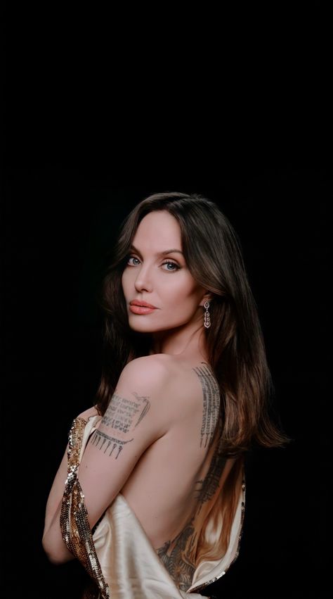 Angelina Jolie Photoshoot, Angelina Jolie Tattoo, Angelina Jolie 90s, Angelina Jolie Photos, Ashley Tisdale, Michelle Pfeiffer, Mtv Movie Awards, Marvel Actors, Marvel Women