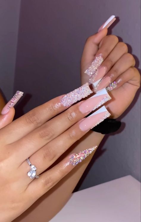 Long French Tip Nails Freestyle, Pink Nails For Sweet 16, 18th Birthday Acrylic Nails, Birthday Nails Sweet 16, Birthday Nail Set Ideas Medium, Baddie Birthday Nails Medium Length, Birthday Nails Inspo Long, Birthday Nail Set Ideas Pink, Birthday Nail Set Ideas Scorpio