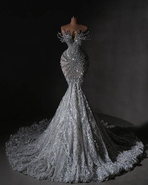 Dress With Crystals, Cheap Prom Dresses Online, Glam Wedding Dress, Elegant Bridal Gown, Sparkly Prom Dresses, Classy Wedding Dress, Long Train Wedding Dress, Prom Girl Dresses, Stylish Wedding Dresses