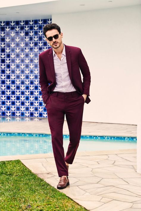 Workplace Outfits, Plum Suit, Men Work Outfits, Beach Wedding Suits, Maroon Suit, Maroon Blazer, Prom Suits For Men, Formal Men Outfit, Casual Work Wear