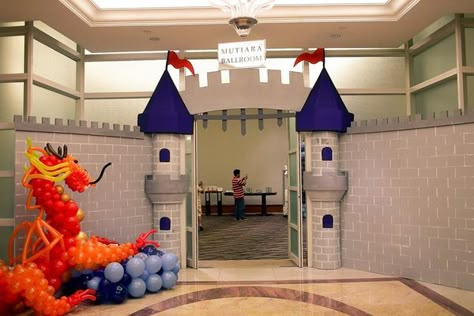 Castle Party Decorations, Cardboard Bridge, Dragon Balloon, Draw Bridge, Ruangan Studio, Castle Party, Birthday Theme Decoration, Cardboard Castle, Knight Party