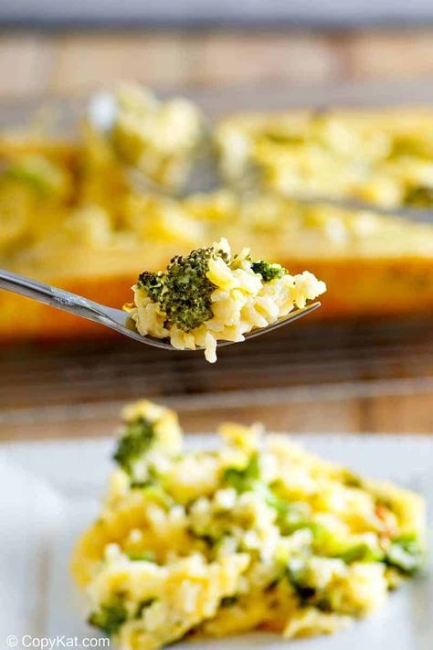 What To Eat With Broccoli, Cheese Whiz Recipes, Rice Cheese Casserole, Rice And Cheese Casserole, Broccoli Cheese Rice Casserole, Easy Broccoli Casserole, Broccoli Cheese Rice, Cheesy Broccoli Rice Casserole, Cook Broccoli