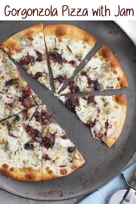 This easy Gorgonzola Pizza with Jam is a flavor-packed gourmet-style pizza!  It’s topped with delicious gorgonzola and mozzarella cheeses, and finished with a jam drizzle. #pizza #gorgonzola #vegetarian #recipe via @champagneta0249 Pizza With Honey, Gorgonzola Pizza, Fig Pizza, Drizzle Recipe, Vegetarian Pizza Recipe, Cheese Crust Pizza, Gorgonzola Cheese, Circle Math, Vegetarian Pizza