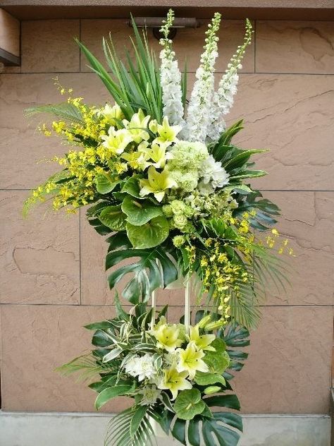 Flowers Arrangements Ideas, Hotel Flower Arrangements, Tall Flower Arrangements, Standing Flower, Tropical Flower Arrangements, Hotel Flowers, Large Floral Arrangements, Large Flower Arrangements, Flower Arrangement Designs