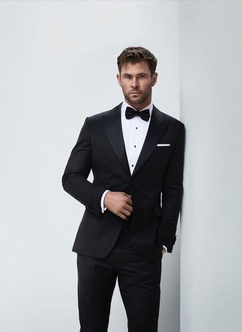 Chris Hemsworth Hugo Boss, Kiara Lion King, Fitness Before After, Wedding Suits Men Black, Avengers Black Widow, Hemsworth Brothers, Wedding Tux, Chris Hemsworth Thor, Australian Actors