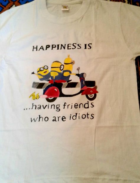 MINIONS  FRIENDSHIP tshirt paint idea Friendship Tshirt Design Ideas, Friendship Shirts, Shirt Painting, Birthday Photo Banner, Tshirt Painting, Diy Shorts, T Shirt Painting, Photo Banner, Fancy Dress Design