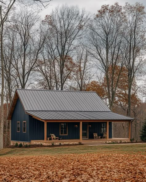 Simple Barndominium, Small Cabin House, Small Rustic House, Small House Blueprints, Small Cottage Homes, Shed To Tiny House, Barn Style House Plans, Countryside House, Shed Homes