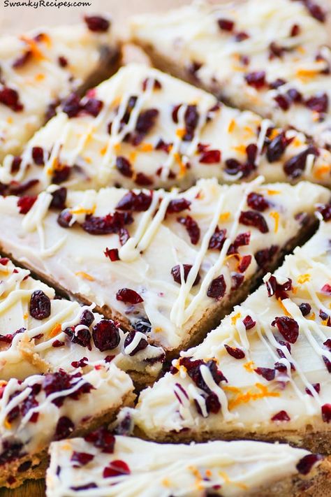 Starbucks Cranberry Bliss Bars Copycat, Cranberry Blondies, Winter Holiday Desserts, Starbucks Cranberry Bliss, Cranberry Bliss Bars Recipe, Cranberry Bliss Bars Starbucks, Bliss Bars, Cranberry Bliss, Bliss Bar