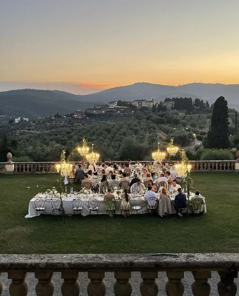 Dream Wedding Venues, Wedding Money, Lake Como Wedding, Shooting Photo, Wedding Mood, Italian Wedding, Old Money Aesthetic, Dreamy Wedding, Food Stuff