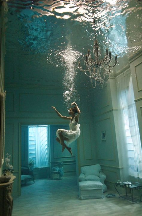 1800 Aesthetic, Underwater Music, Underwater Portrait, Underwater City, Water Aesthetic, Pool Picture, Modern Luxury Bedroom, What Is Tumblr, Underwater Photography