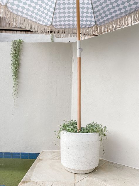 Umbrella Pot Stand, Cement Umbrella Stand, Diy Parasol Base, Concrete Umbrella Stand Diy, Diy Umbrella Base, Bench Planter, Diy Umbrella, Summit House, Small Courtyard