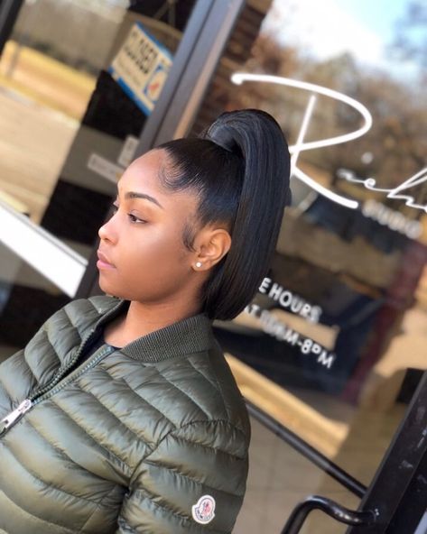 Riche Studio on Instagram: “Let’s Start The NEW YEAR off with slayage 💁🏾‍♀️💕 @gorgeous_xoxoxo ✨➡️Richelifestyle #BluntCutPonytail 💗💵” Black Hairstyles, Pretty Ponytails, High Ponytail Hairstyles, Weave Ponytail Hairstyles, Weave Ponytail, Black Ponytail Hairstyles, Easy Hairstyles For Medium Hair, Hair Laid, Sleek Ponytail