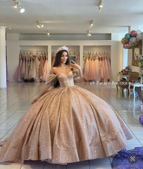 Gold Quince Dress, Rose Gold Quinceanera Dresses, Quince Dresses Champagne, Champagne Quinceanera Dresses, Xv Dresses, Blue Quinceanera, Quinceanera Dresses Gold, Mexican Quinceanera Dresses, Quinceanera Themes Dresses