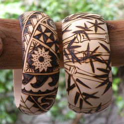 Gourd Jewelry, Bamboo Jewelry, Wooden Jewelery, Coconut Shell Crafts, Fox Jewelry, Wooden Bangle, Wood Burning Crafts, Wooden Bracelet, Painted Jewelry