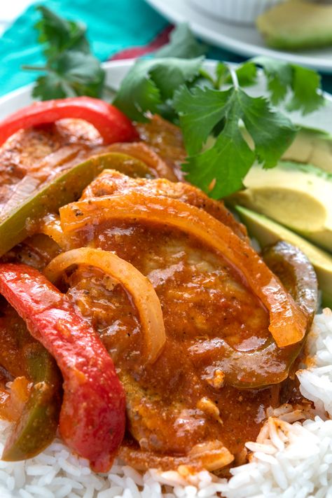 Fast Puerto Rican Recipes, Puerto Rican Pork Stew, Spanish Boneless Pork Chops, Mexican Recipes With Pork Chops, Pork Puerto Rican Recipes, Chuletas Puerto Rican, Milanesa Dinner Ideas, Puerto Rican Boneless Pork Chops, Pork Chop Recipes Puerto Rican