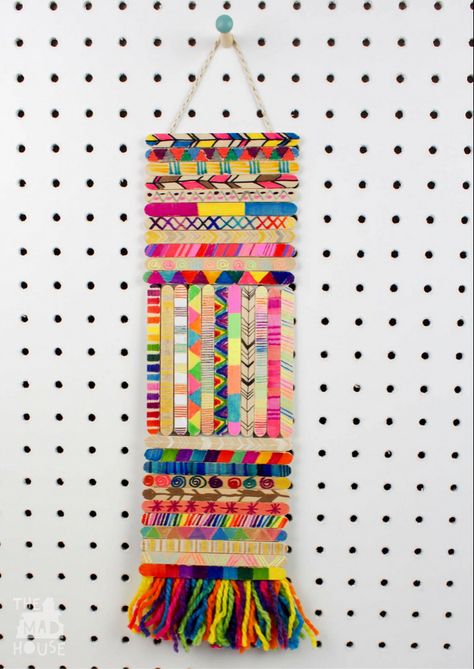 How to Make a Craft Stick Wall Hanging - Mum In The Madhouse Ice Lolly Stick Crafts, Popsicle Stick Art, Popsicle Stick Crafts For Kids, Collaborative Art Projects, Diy Popsicle, Crafts For Teens To Make, Stick Art, Wall Hanging Crafts, Cool Art Projects