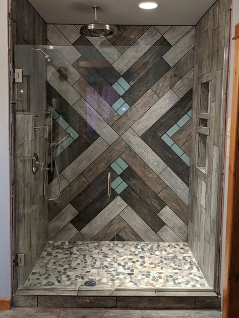 Rustic Bathrooms, Shower Ideas Bathroom Master Baths, Shower Floor Tile Ideas, Rustic Bathroom Shower, Western Bedroom Decor, Rustic Bathroom Designs, Shower Floor Tile, Casa Country, Tile Shower Ideas