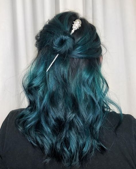 Teal Hair Dye, Dark Teal Hair, Teal Ombre Hair, Blue Mermaid Hair, Turquoise Hair Color, Teal Hair Color, Unicorn Hair Dye, Sea Hair, Unicorn Hair Color