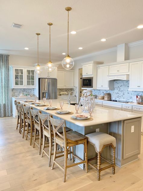 Coastal Theme House Interior Design, 2023 Coastal Kitchen, Contemporary Beach House Kitchen, Open Concept Beach House, Coastal Glam Kitchen, Beach Theme Dining Room, Florida Homes Interior Design Coastal, Florida Kitchen Design, Coastal Kitchen Islands