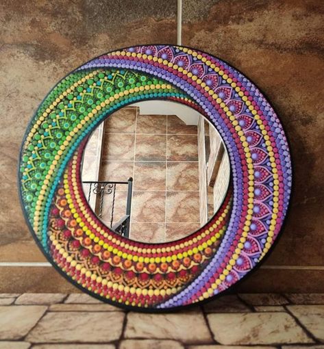 Mandala Mirror, Mirror Canvas Art, Lipan Art, Dotted Mandala, Painted Mirror Art, Mosaic Art Diy, Easy Mandala Drawing, Nature Art Drawings, Mandala Art Therapy