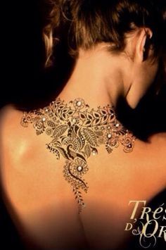 Lace Tattoo, Back Henna, Nape Tattoo, Henna Body Art, Henna Patterns, Henna Tattoo Designs, Tattoo Pattern, Foot Tattoos, Beauty Tattoos