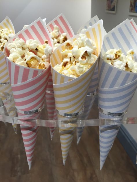 Popcorn Confetti Ideas, Popcorn Packaging, Sweet 16 Birthday Party, Ice Cream Birthday, 10th Birthday Parties, Sweet 16 Parties, Tea Party Birthday, Birthday Surprise Party, Frozen Birthday Party