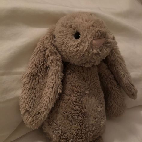 Willow Hale, Stuffed Animal, Bed, White