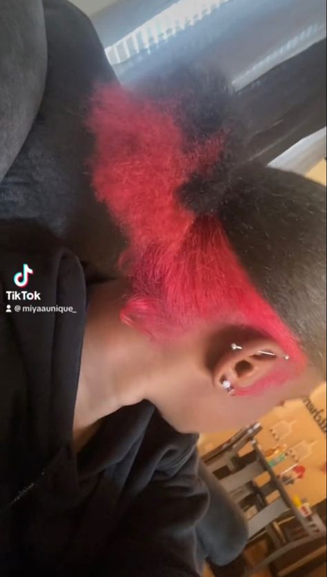 Cute Hair Dye Styles, Pink Peak A Boo Black Hair, Pink On Top Black On Bottom Hair, Red And Pink Dyed Hair, Pink And Black Natural Hair, Pink Peak A Boo Curly Hair, Black N Pink Hair, Pink Hair In The Back, Black And Pink Hair Black Women