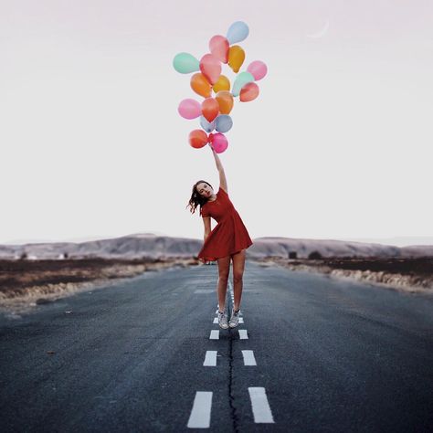 Holding Balloons, Balloons Photography, Self Portrait Photography, Birthday Photography, Conceptual Photography, Creative Photos, Birthday Photoshoot, Photography Inspo, Photography Photos