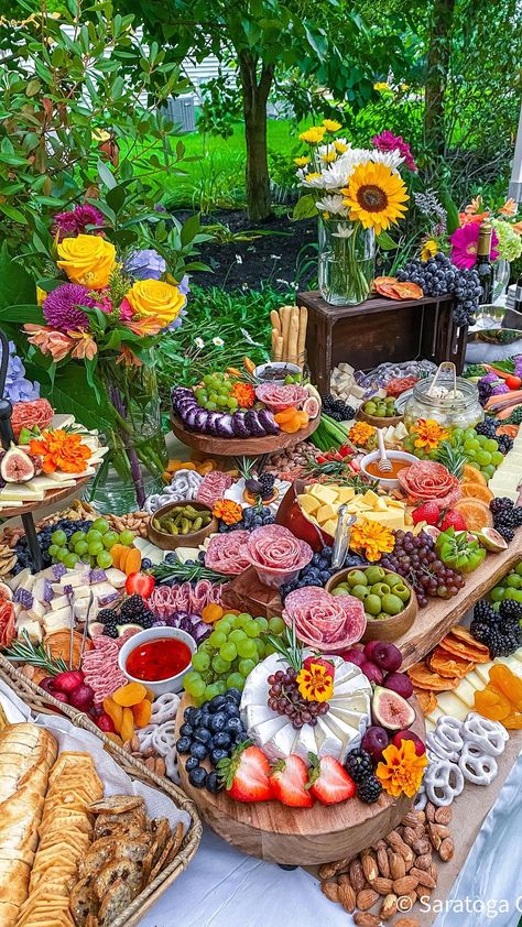 Glazing Table Food Ideas, Wedding Nibbles, Table Food Ideas, Grazing Plate, Charcuterie Board Meats, Platter Ideas, Grazing Board, Party Food Buffet, Bay Of Plenty