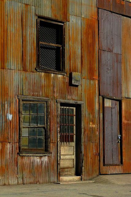 Rusting Of Iron, Rusty Corrugated Metal, Tin Building, Rust Wall, Tin Wall Art, Corrugated Iron, Rust Never Sleeps, Architecture Unique, Iron Rust