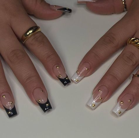 Black Acrylic Nails Coffin With Gems, Black French Tip Nails With Gold Design, Black French Tip Nails Coffin With Gems, Gold White And Black Nails, Coffin Gem Nails, Black And White And Gold Nails, Black And Gold Nails Square, Black Nails With Gold Gems, Black And White Nails With Charms