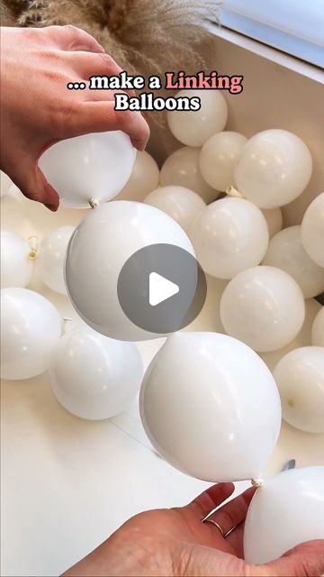 Decorating With Pearls Ideas, Diy Pearl Balloon Strands, Pearl Necklace Balloon Garland, How To Make Balloon Chains, Balloon String Ideas, How To Make Pearl Balloon Strands, Balloon Pearl Strands, Simple Balloon Backdrop, Balloon Weights Diy