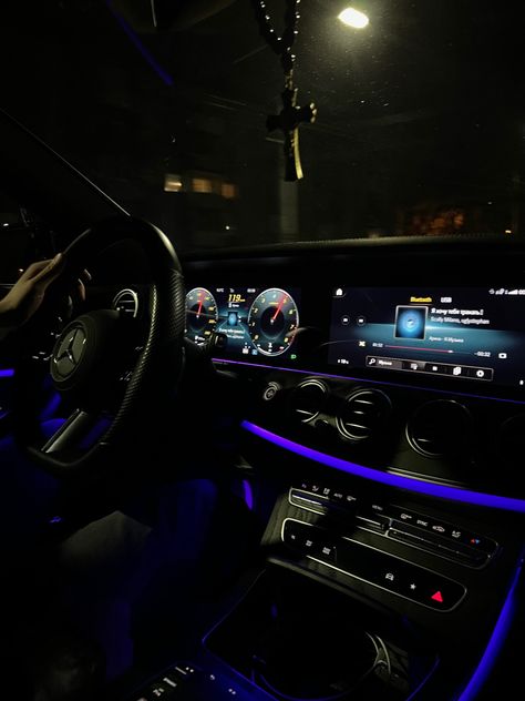 Nice Car Pictures, Mercedes Benz Inside Night, Mercedes Benz Night Drive, Mercedes Night Drive Snapchat, Mercedes Night Drive, Mercedes Inside, Mercedes Fake Story, Mercedes Snap, Mercedes Benz Aesthetic