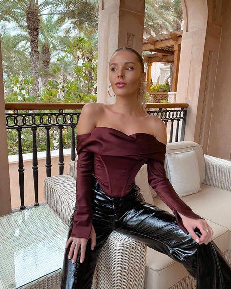 House Of CB (@houseofcb) • Instagram photos and videos Off Shoulder Crop Top, Backless Top, Satin Top, Elegant Shirt, Shoulder Crop Top, Long Sleeve Bodycon, Women Corset, Corset Top, Long Sleeve Top