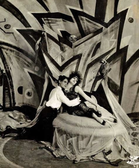 German Expressionism Film, Dr Caligari, George Grosz, German Expressionism, Expressionist Art, Theatre Set, Silent Movie, Scenic Design, Film Set