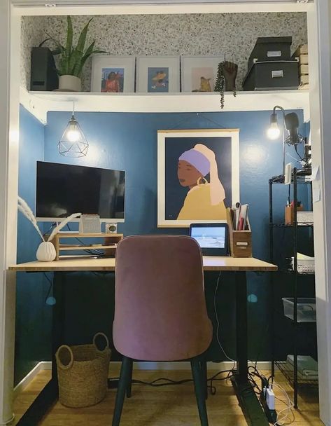 24 Cloffice Ideas To Turn Your Closet into A Home Office - Days Inspired Closet To Office Conversion, Closet Turned Office, Office Closet Ideas, Cloffice Ideas, Closet Desk, Home Office Closet, Small Workspace, Room Accent Wall, Closet Office