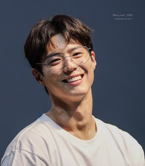 Park Bo Gum Cute, Park Bo Gum Smile, Park Go Bum, Minimalist Fashion Men, Park Bo Gum, Bo Gum, Drama Film, Kdrama Actors, Asian Actors